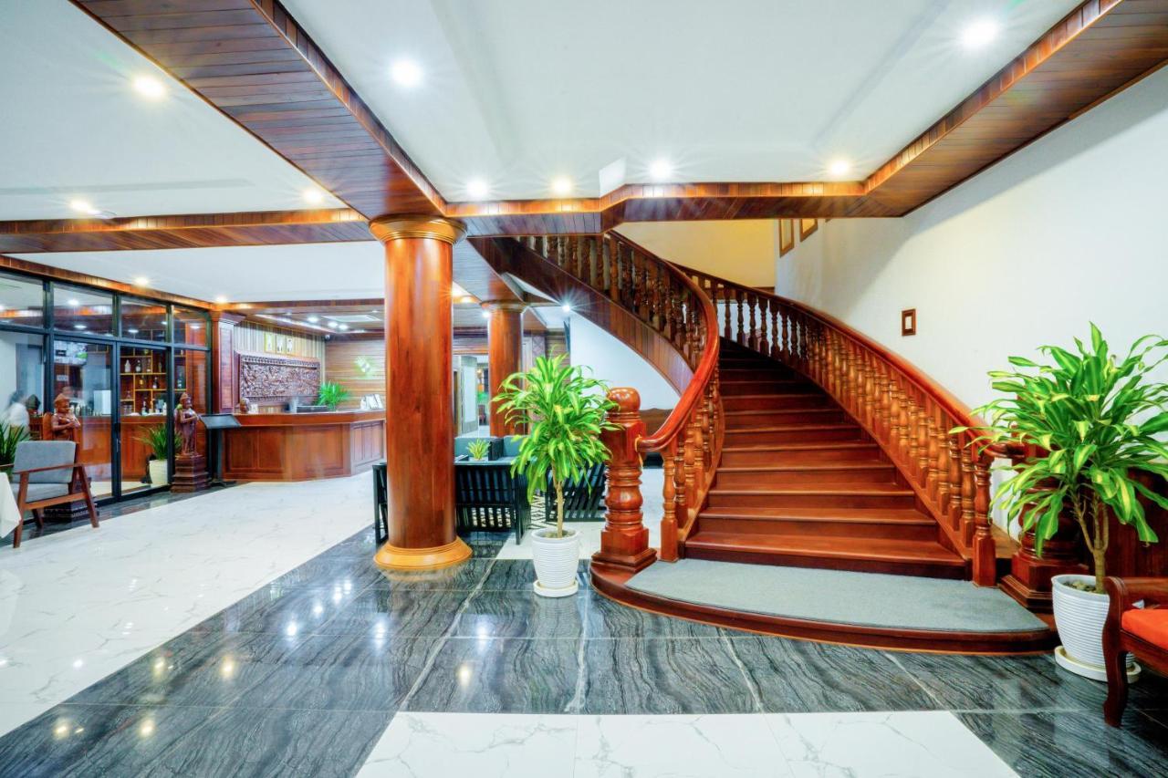 Blanc Smith Hotel Сіємреап Екстер'єр фото